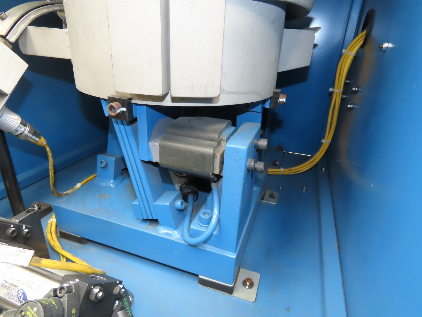 MTS Vibratory Bowl Feeder 12" Base Small Parts Sorter 9/16 Nut Rotator