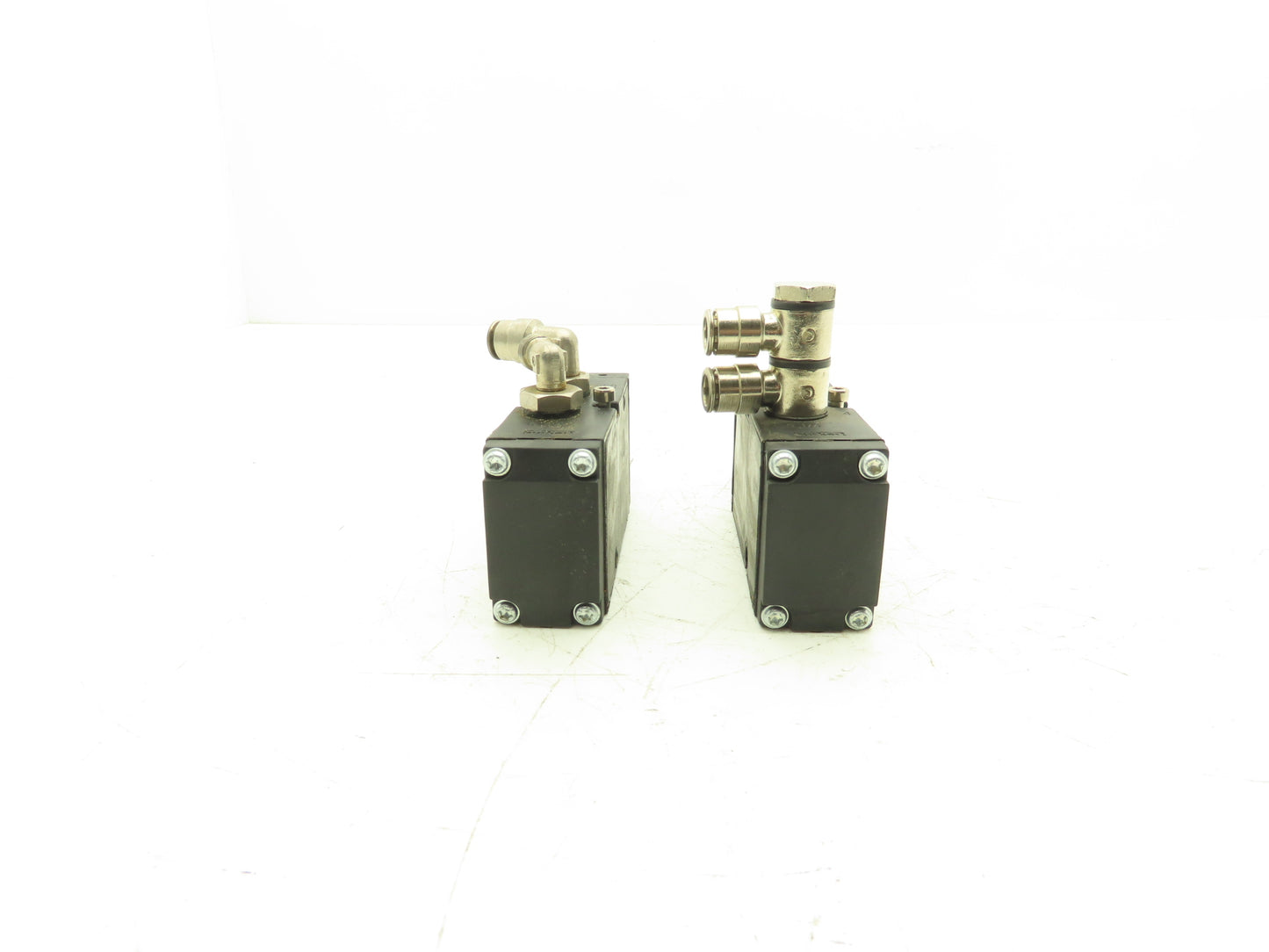 Burkert 00132548 6517 H 8.0 Pneumatic Solenoid Valve 24VDC  Lot of 2