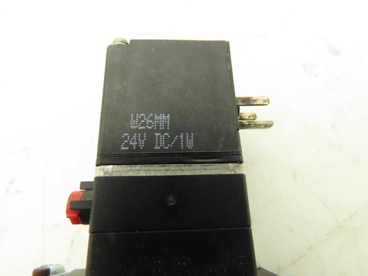 Burkert 00132548 6517 H 8.0 Pneumatic Solenoid Valve 24VDC  Lot of 2