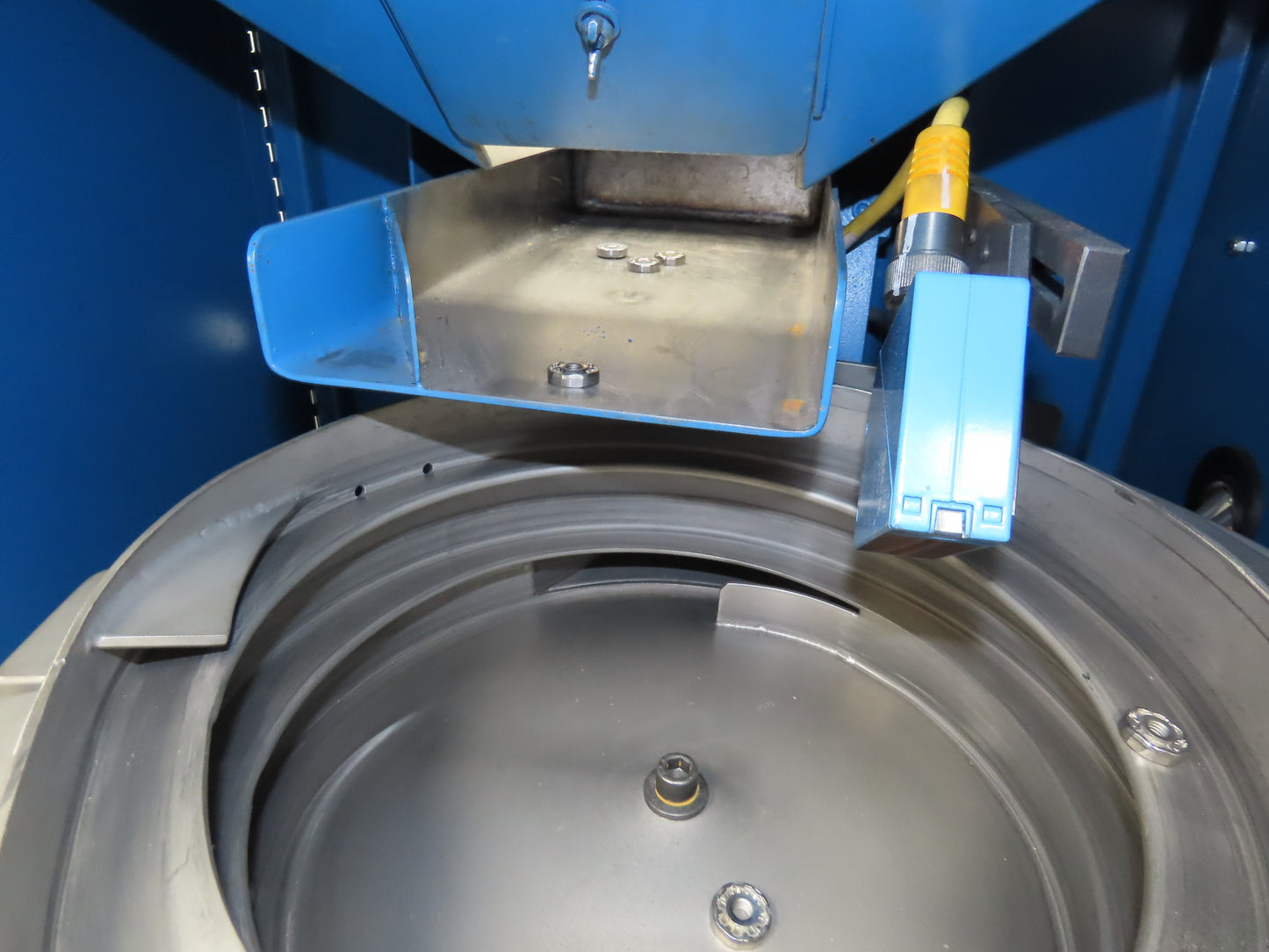 MTS Vibratory Bowl Feeder 12" Base Small Parts Sorter 18mm Nut Rotator