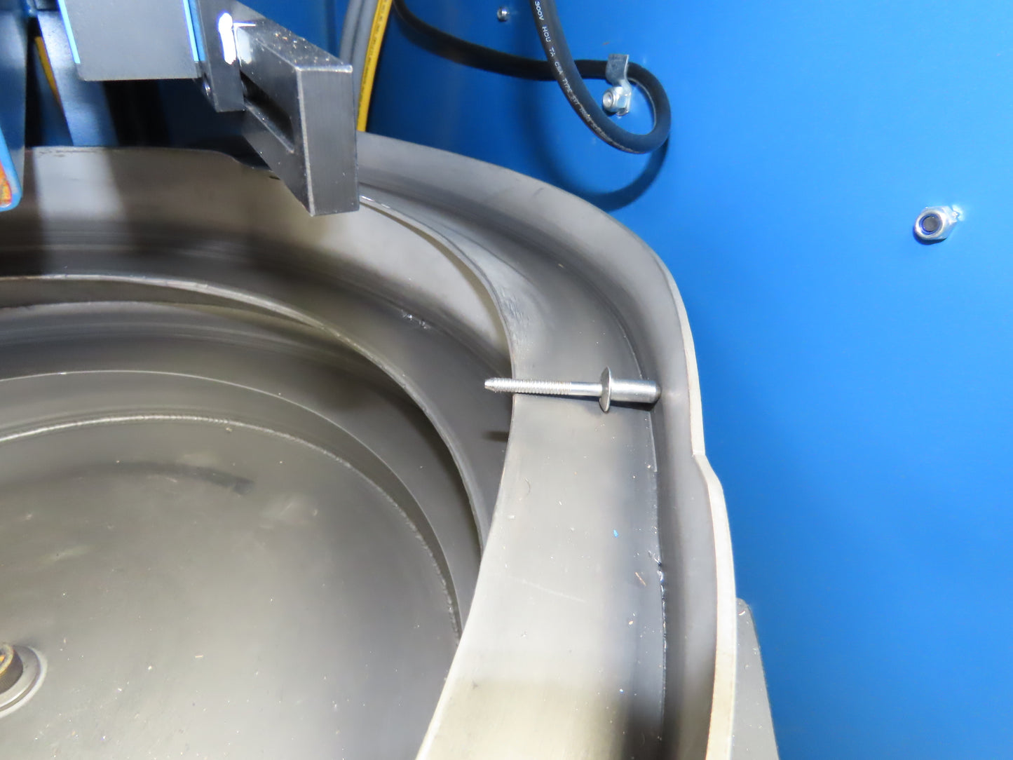MTS Vibratory Bowl Feeder 15" Base Small Parts Sorter 1/4" Pop Rivet Rodix 120V