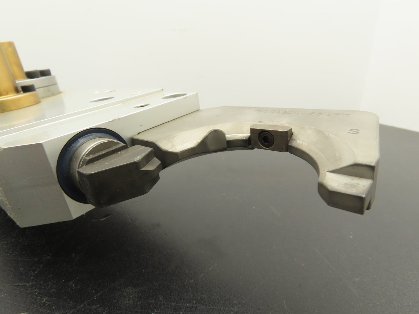 Miksch 002763-02  HSK-A63 Tool Changer Gripper Arm Greiferarm BP41-D-D-450