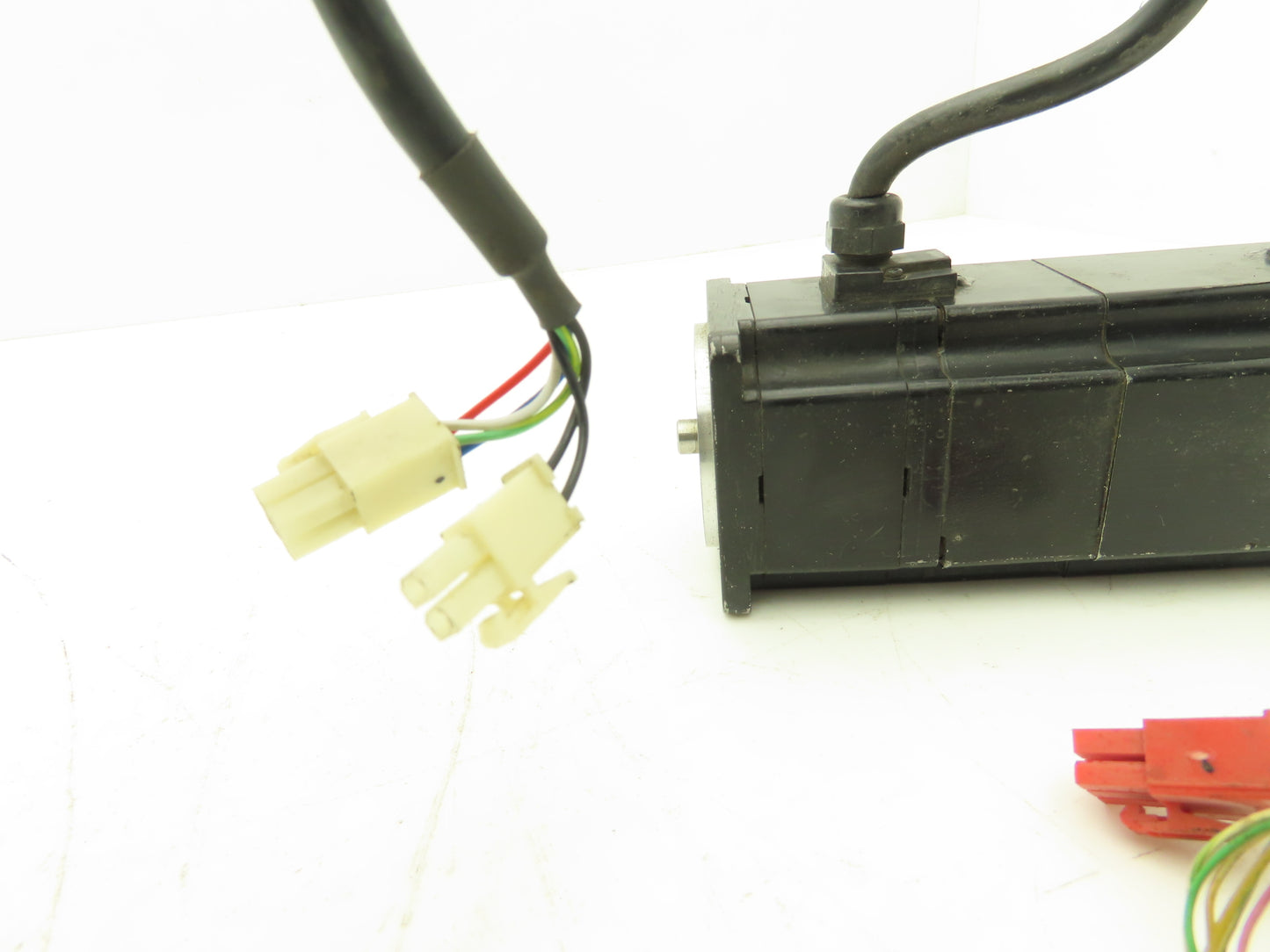 Yaskawa Electric Corp SGMP-01AWYR12 AC Servo Brake Motor 100W 3000rpm 200V