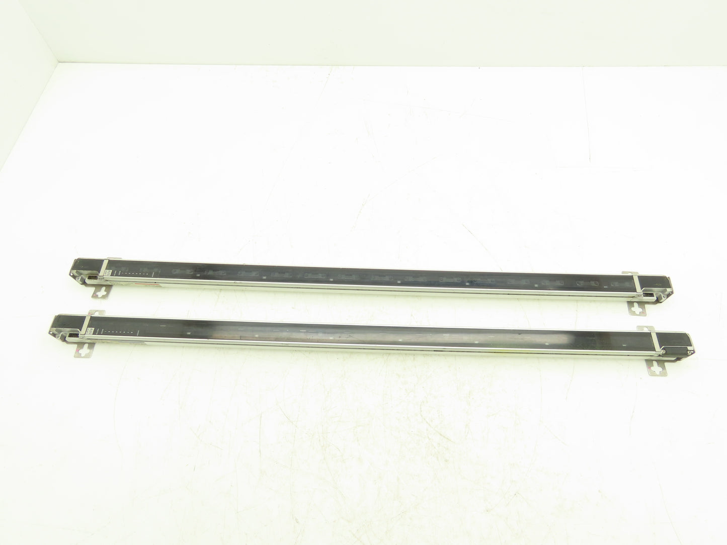 Keyence SL-C36H-R|SL-C36H-T Light Curtain Transmitter Receiver Set 700mm 24VDC