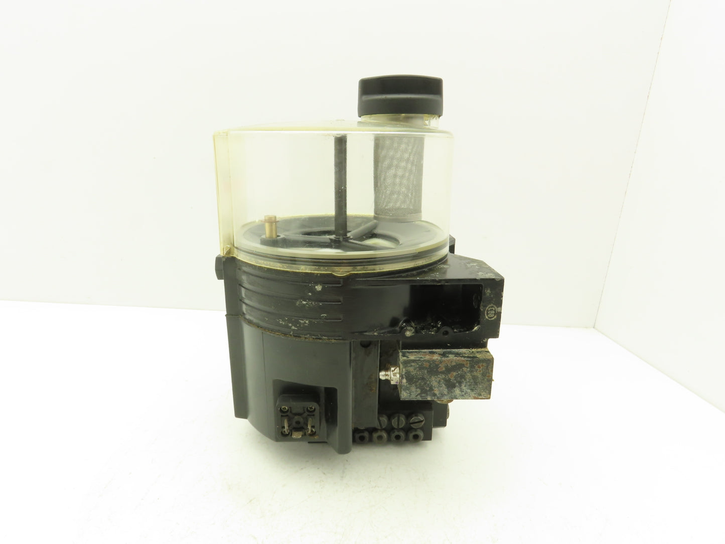 Lincoln P31162611114 Electric Grease Lubricator Pump 120VAC 1-Liter 1200 PSI