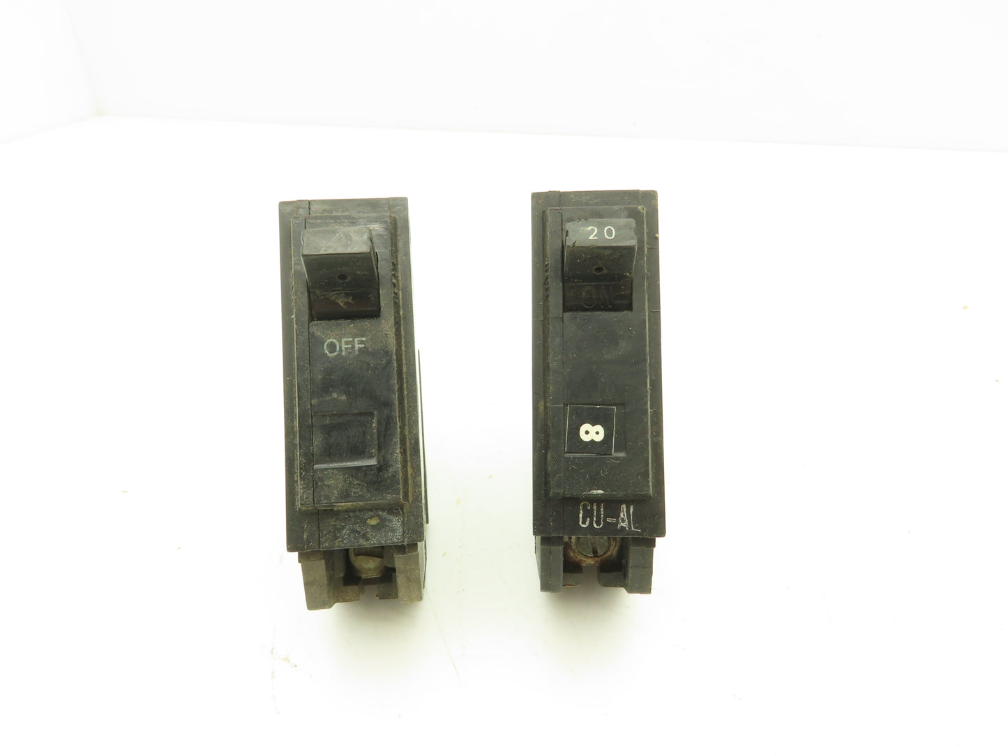 General Electric TQB1120 Circuit Breaker 1-Pole 20A Bolt-On 120/240V Lot of 22