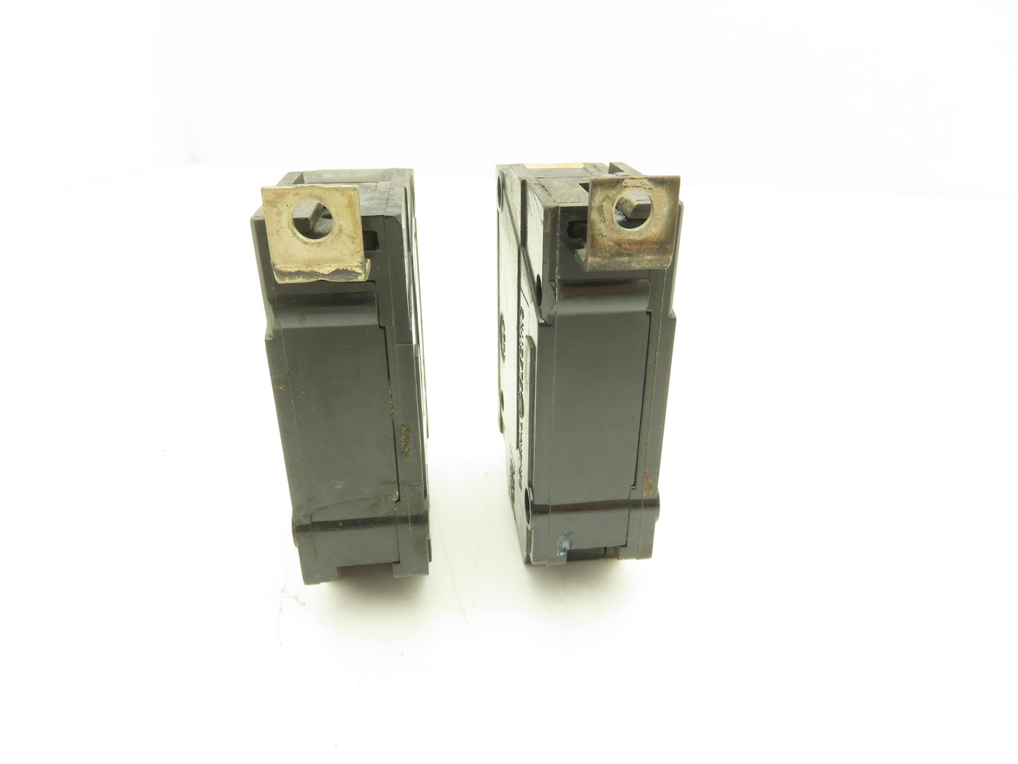 General Electric TQB1120 Circuit Breaker 1-Pole 20A Bolt-On 120/240V Lot of 22