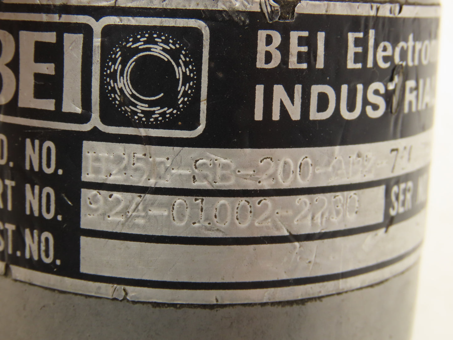 BEI Industrial H25ESB200ABZ7406REM16SPES12V Rotary Encoder 5V 3/8" Spline Shaft