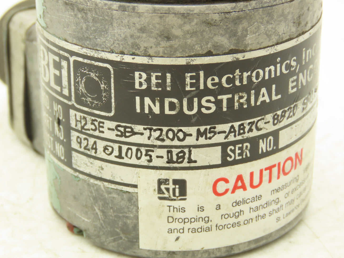 BEI Industrial H25E-SB-7200-M5-ABZC-8820-SM13 Rotary Encoder 5V 3/8" Shaft