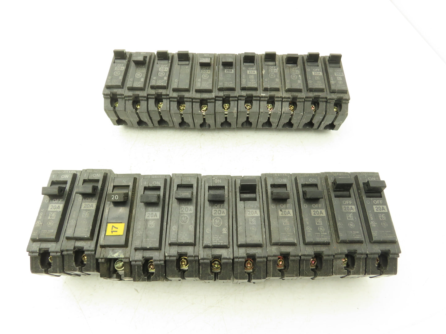 General Electric THQB1120 Circuit Breaker 1-Pole 20A Screw In 120/240V Lot of 22
