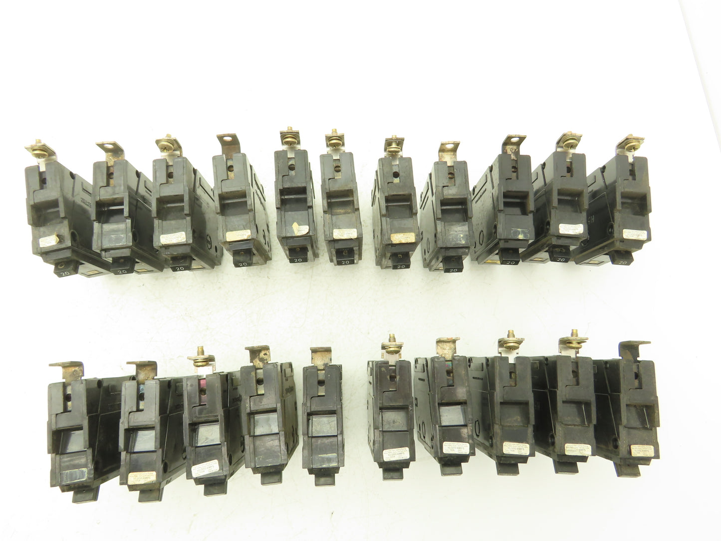 General Electric THQB1120 Circuit Breaker 1-Pole 20A Bolt-In 120/240V Lot of 21