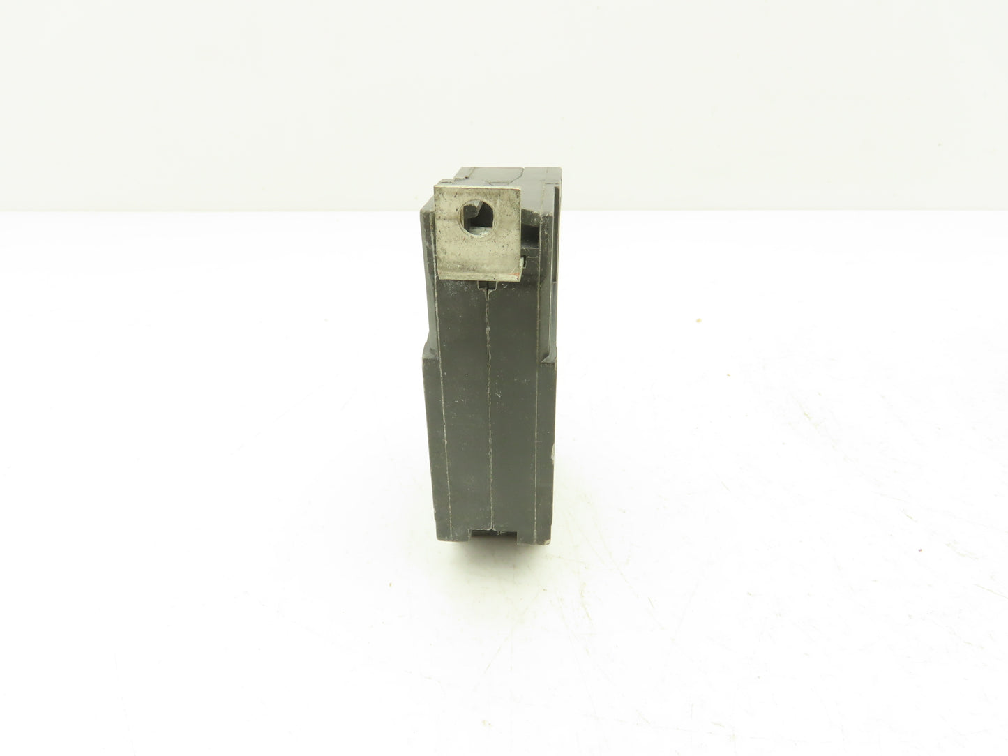 General Electric THQB115 Circuit Breaker 1-Pole 15Amp Bolt-In 120/240V Lot of 17