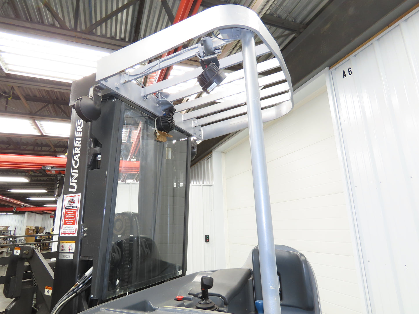 Unicarriers Forklift Stand On 36V Electric Truck 3500lbs 2267.2h Side Shift