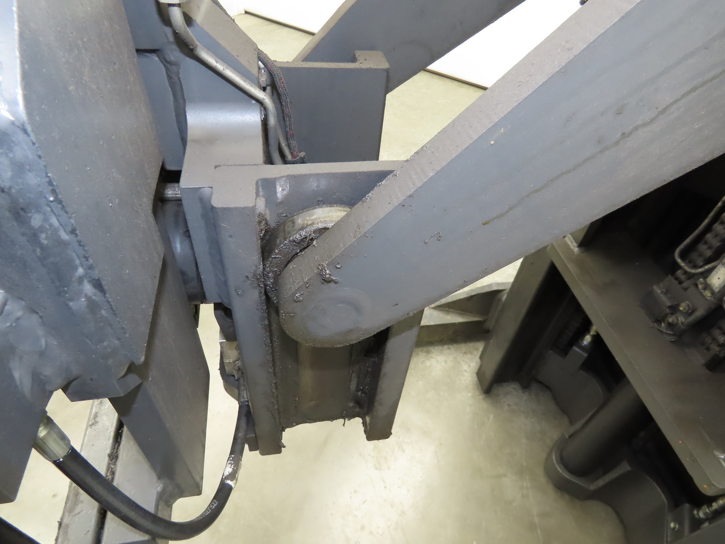 Unicarriers Forklift Stand On 36V Electric Truck 3500lbs 2267.2h Side Shift