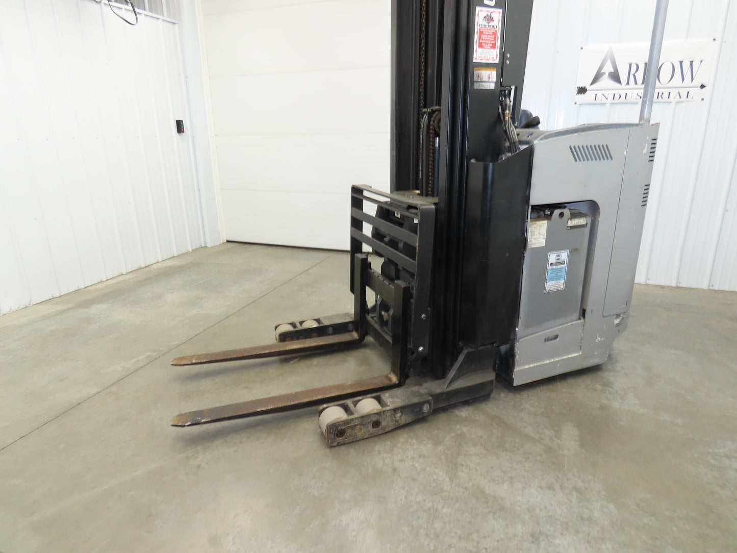 Unicarriers Forklift Stand On 36V Electric Truck 3500lbs 2267.2h Side Shift