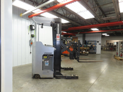 Unicarriers Forklift Stand On 36V Electric Truck 3500lbs 2267.2h Side Shift