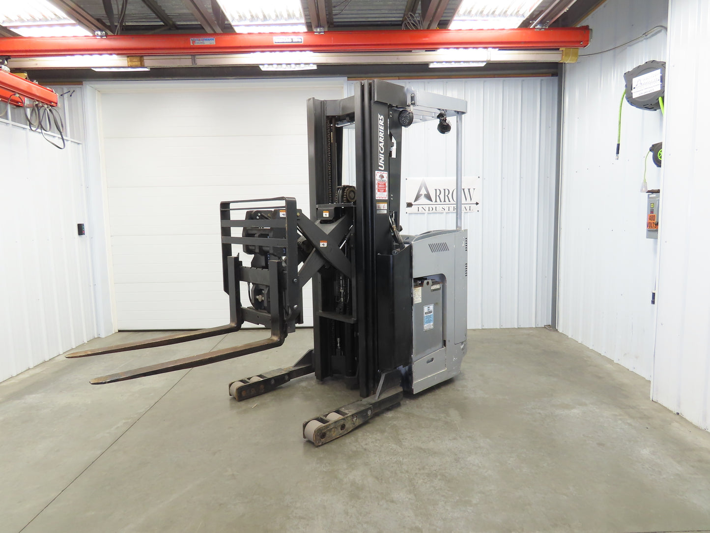 Unicarriers Forklift Stand On 36V Electric Truck 3500lbs 2267.2h Side Shift