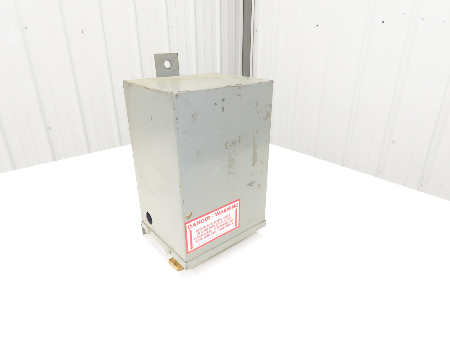 Olsun 7481 Reactor Transformer 3PH KVA-R1.43 HV-85A LV-0.165MHY H-80