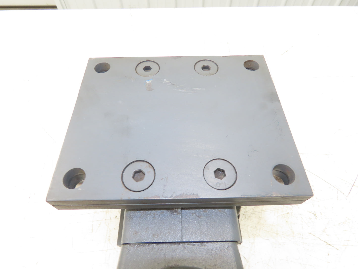 Winsmith 924MWUS22000C1 Worm Gearbox 15:1 Reducer 2.08Hp 117 RPM Dual Shaft 145T