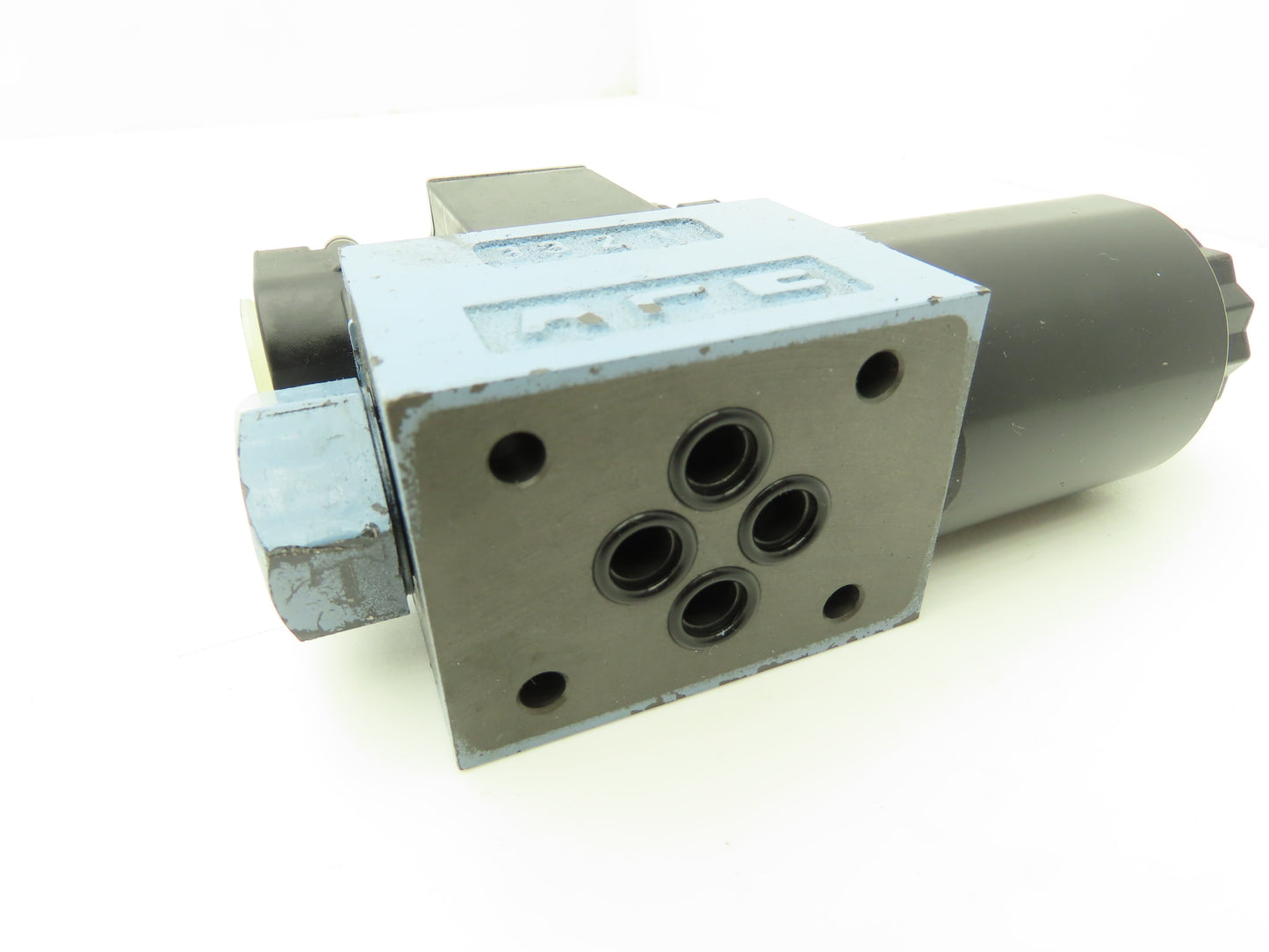 Yuken DSG-01-2B2-D24-60 Hydraulic Directional Valve Solenoid Single Acting