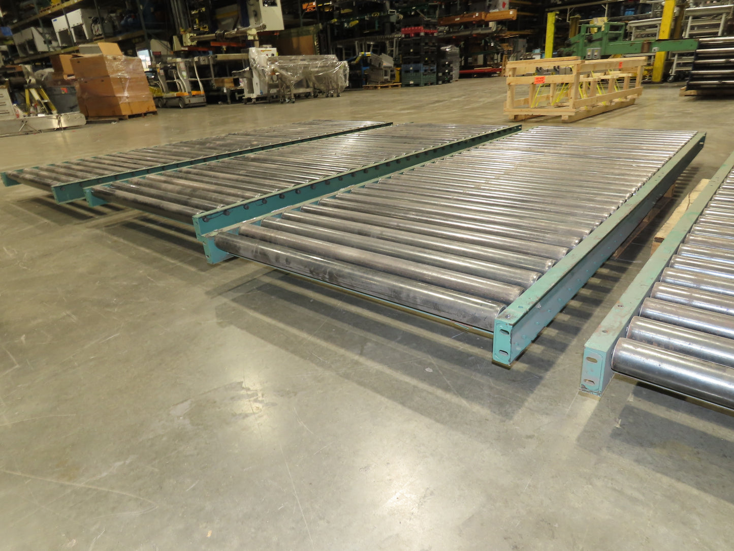 Roach 45"x 10' Gravity Roller Pallet Conveyor 2.5" Roller 42"BF 4-Sections 40'L