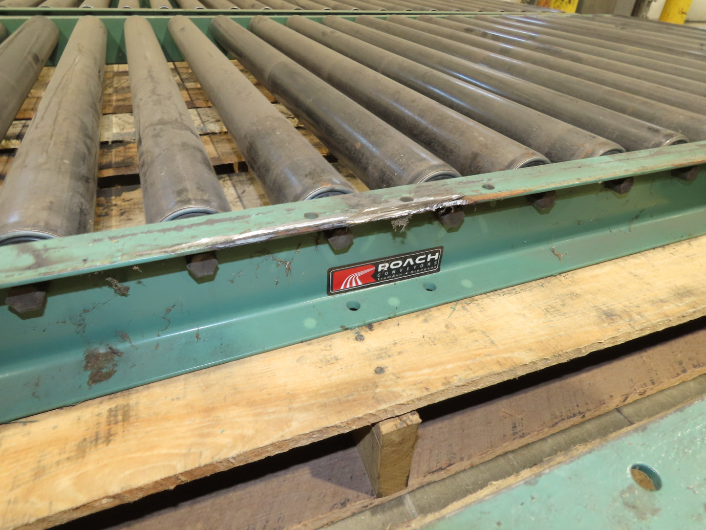 Roach 45"x 10' Gravity Roller Pallet Conveyor 2.5" Roller 42"BF 4-Sections 40'L