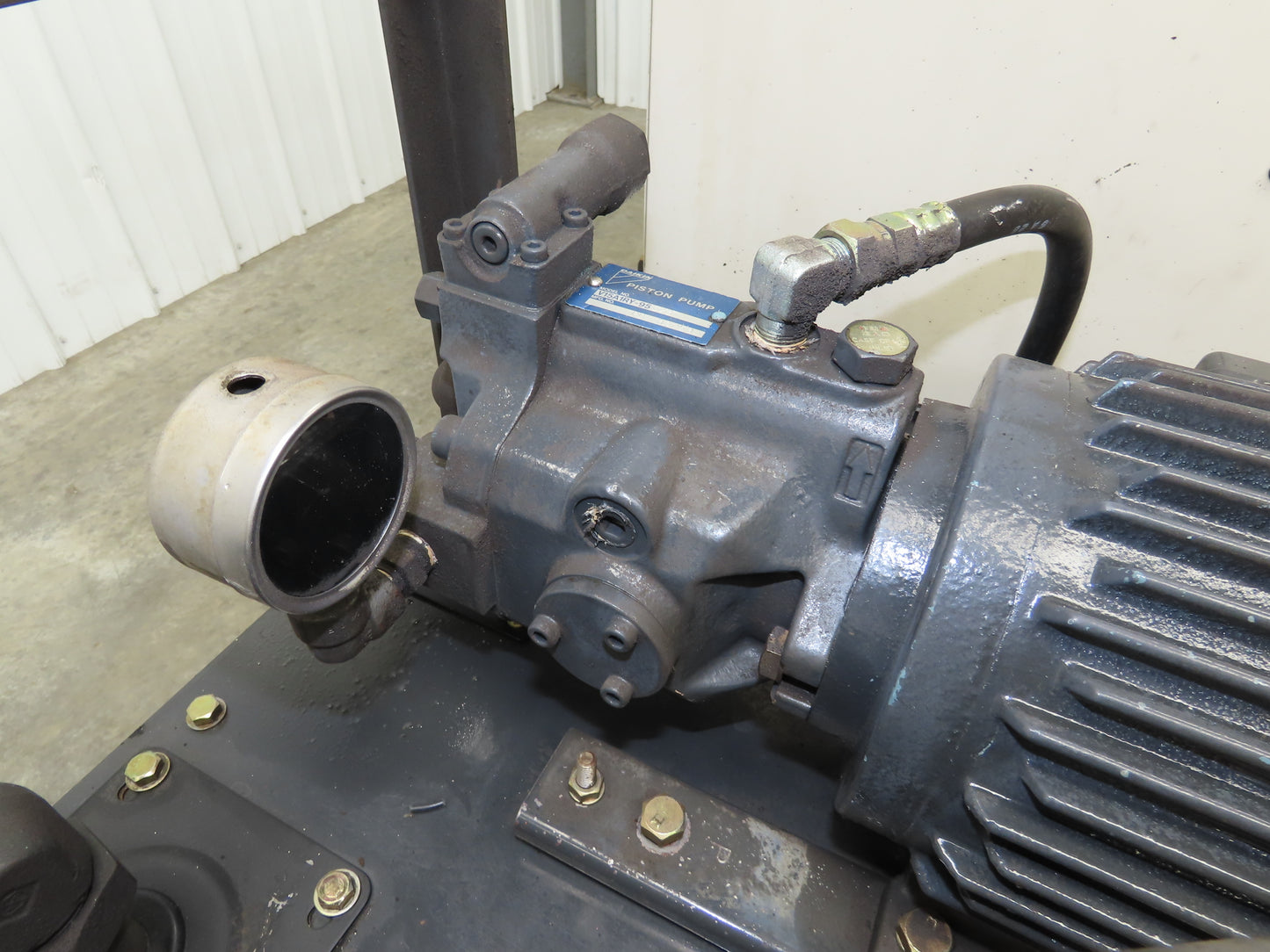 Daikin Hydraulic Power Unit 6.8GPM 220V w/Chiller 1.5kW & Circulation Pump/Motor