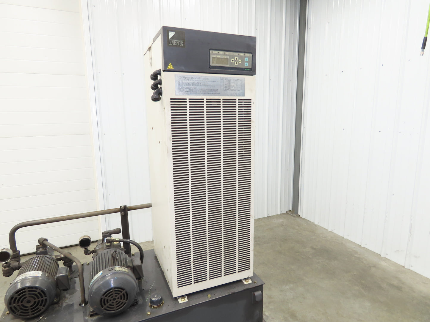 Daikin Hydraulic Power Unit 6.8GPM 220V w/Chiller 1.5kW & Circulation Pump/Motor