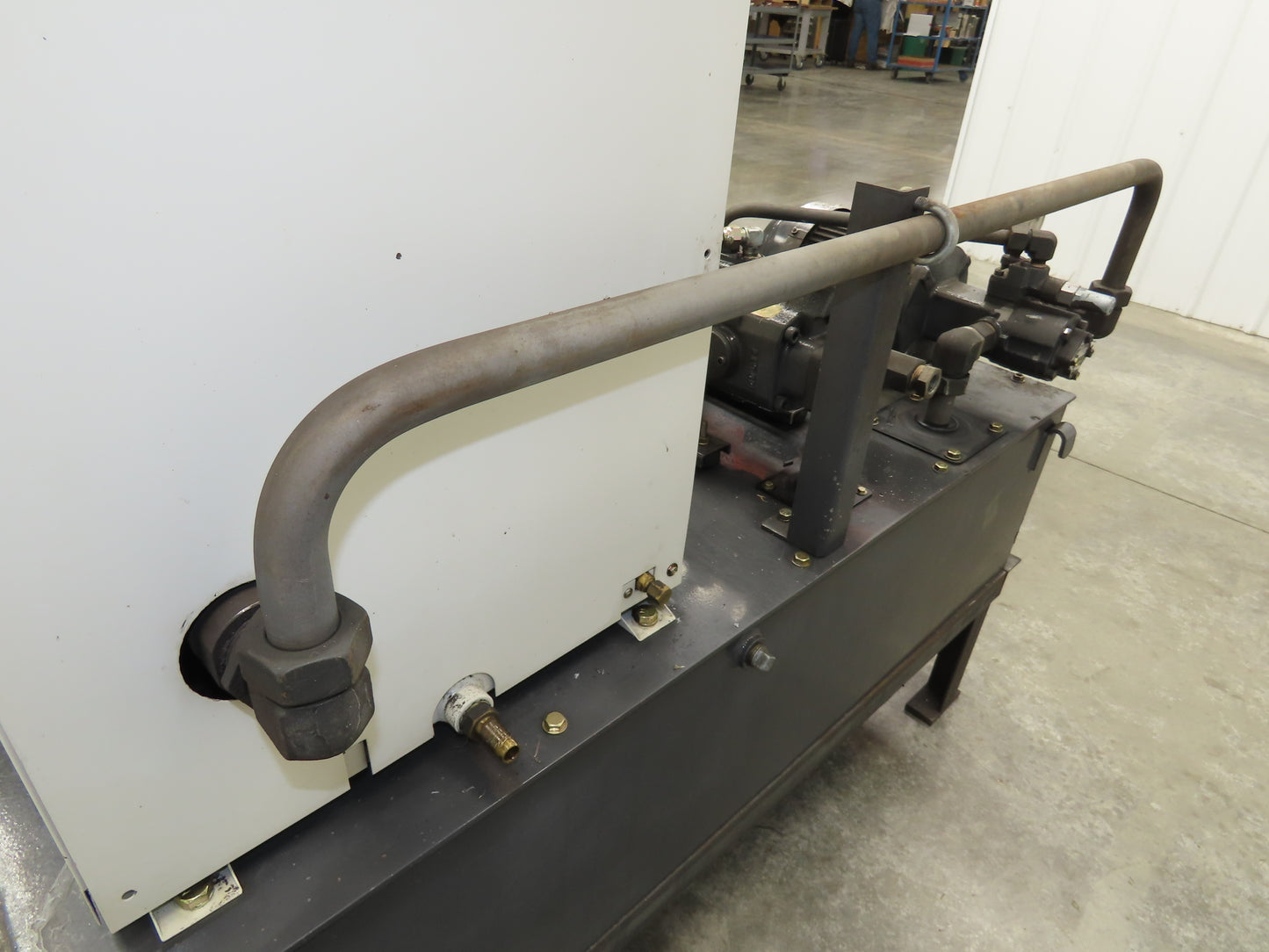 Daikin Hydraulic Power Unit 6.8GPM 220V w/Chiller 1.5kW & Circulation Pump/Motor