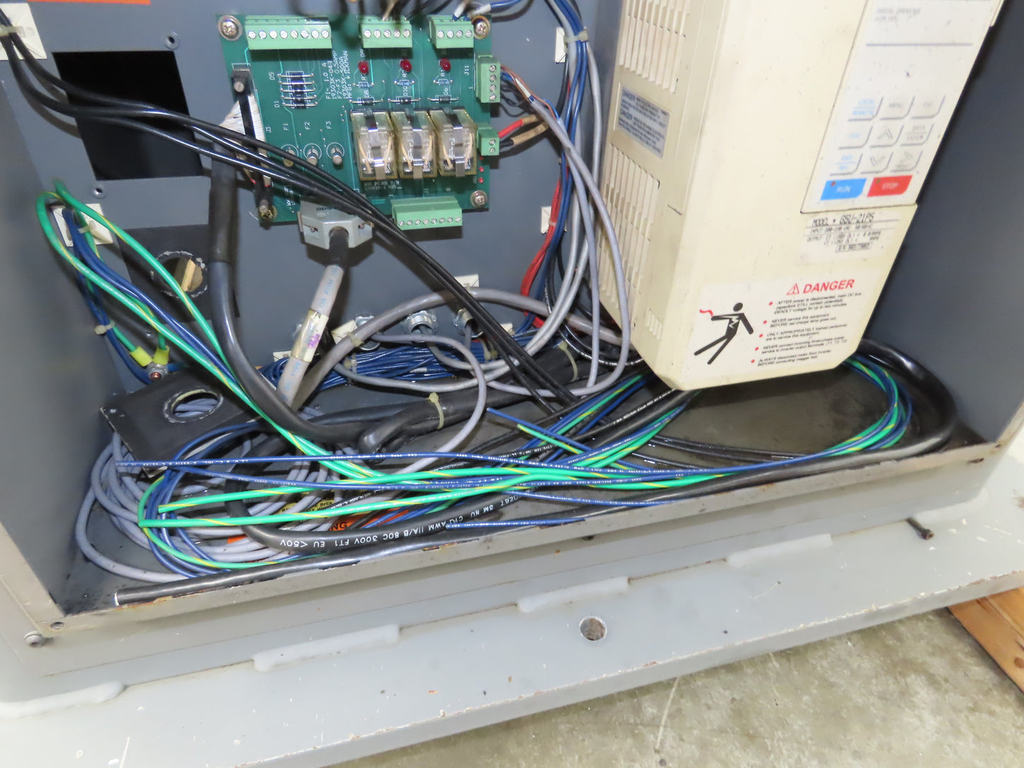 Yaskawa Motoman Robotic Welding Turntable Positioner 300kg Rotary Table 2 Pos