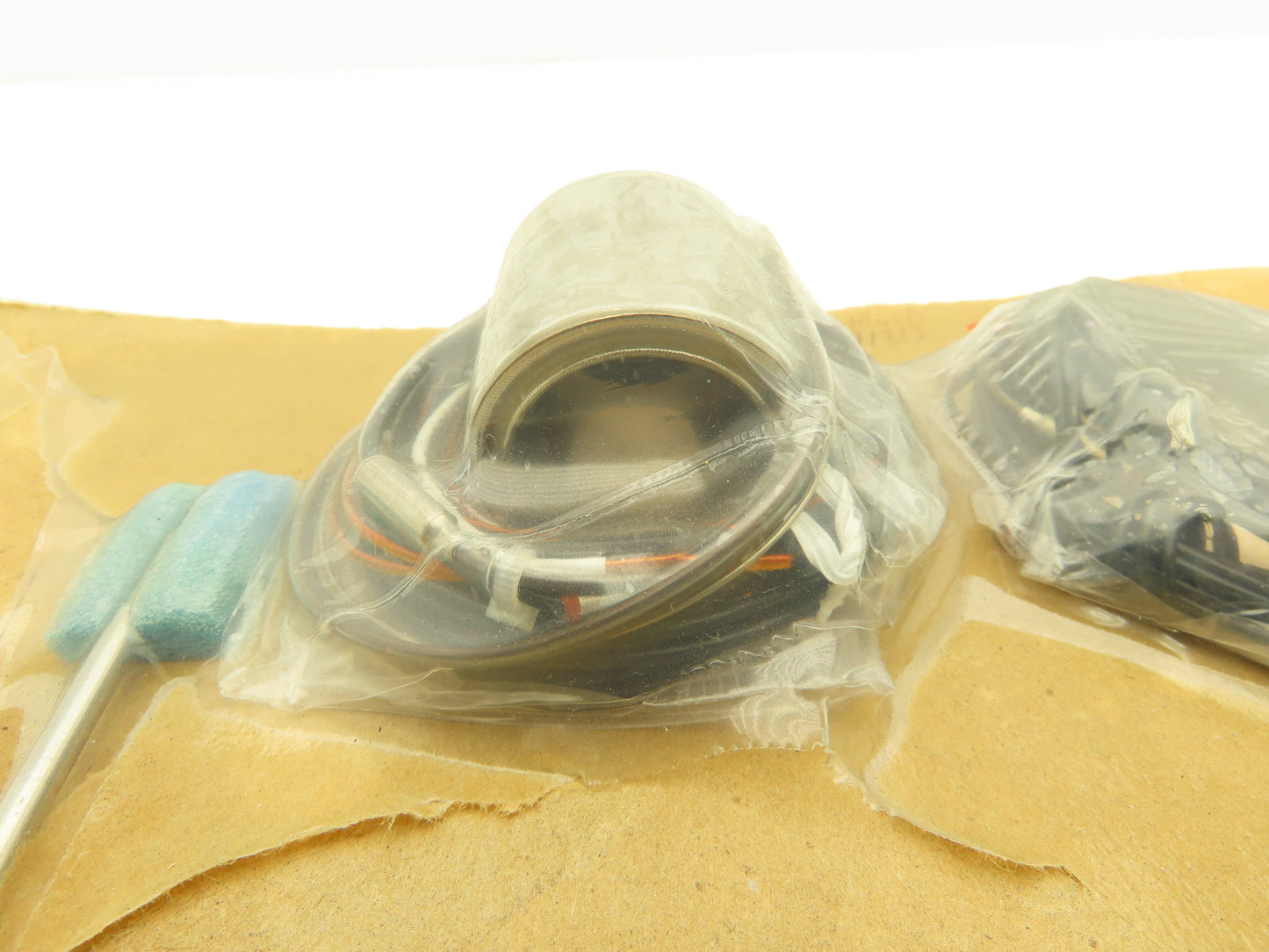 Husky 829341 Injection Mold Hot Runner Service Kit Heater & Nozzle Parts Missing