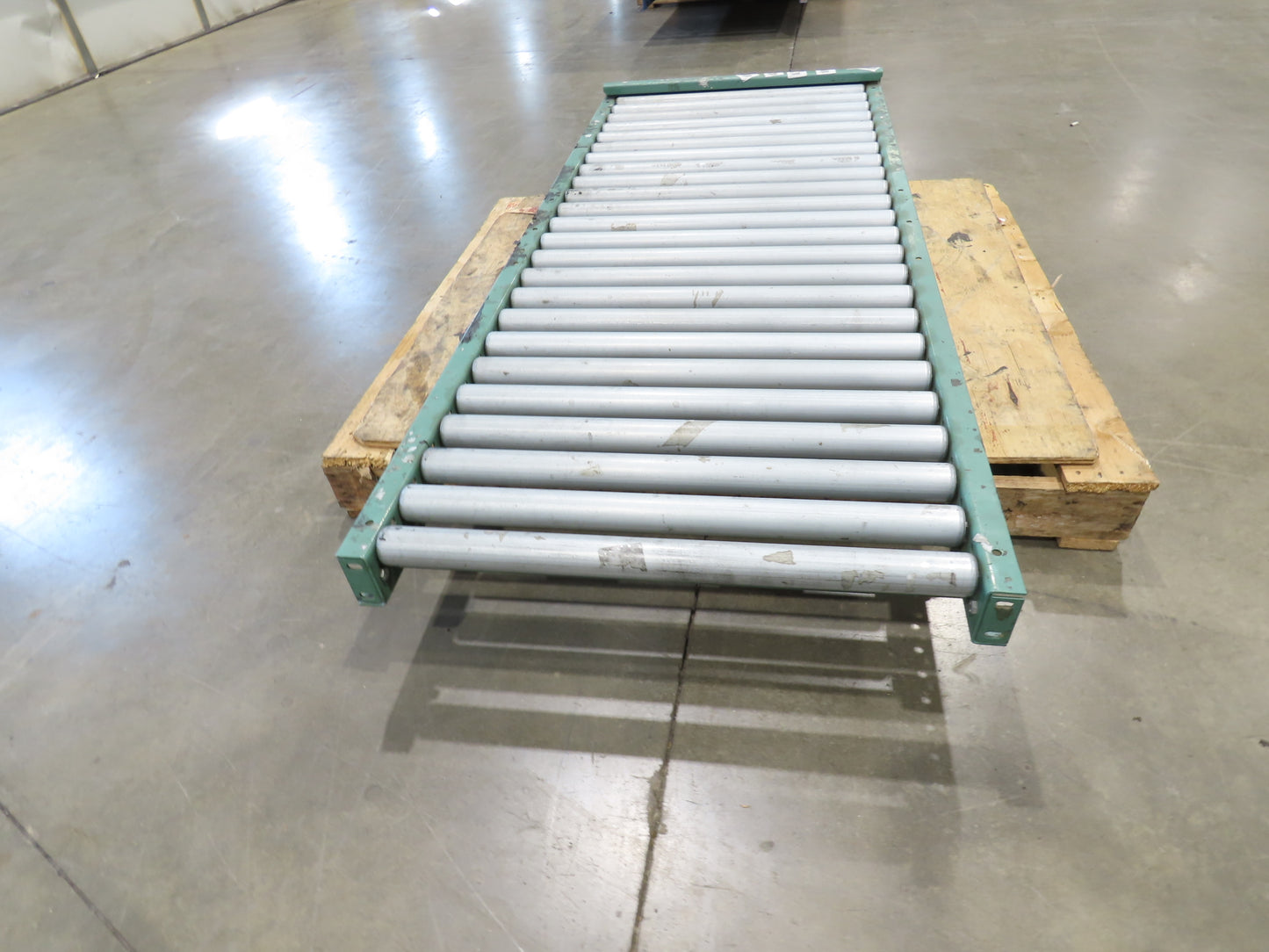 30"x 6' Gravity Roller Conveyor 1.9" Roller 27"BF 3"Centers End Section
