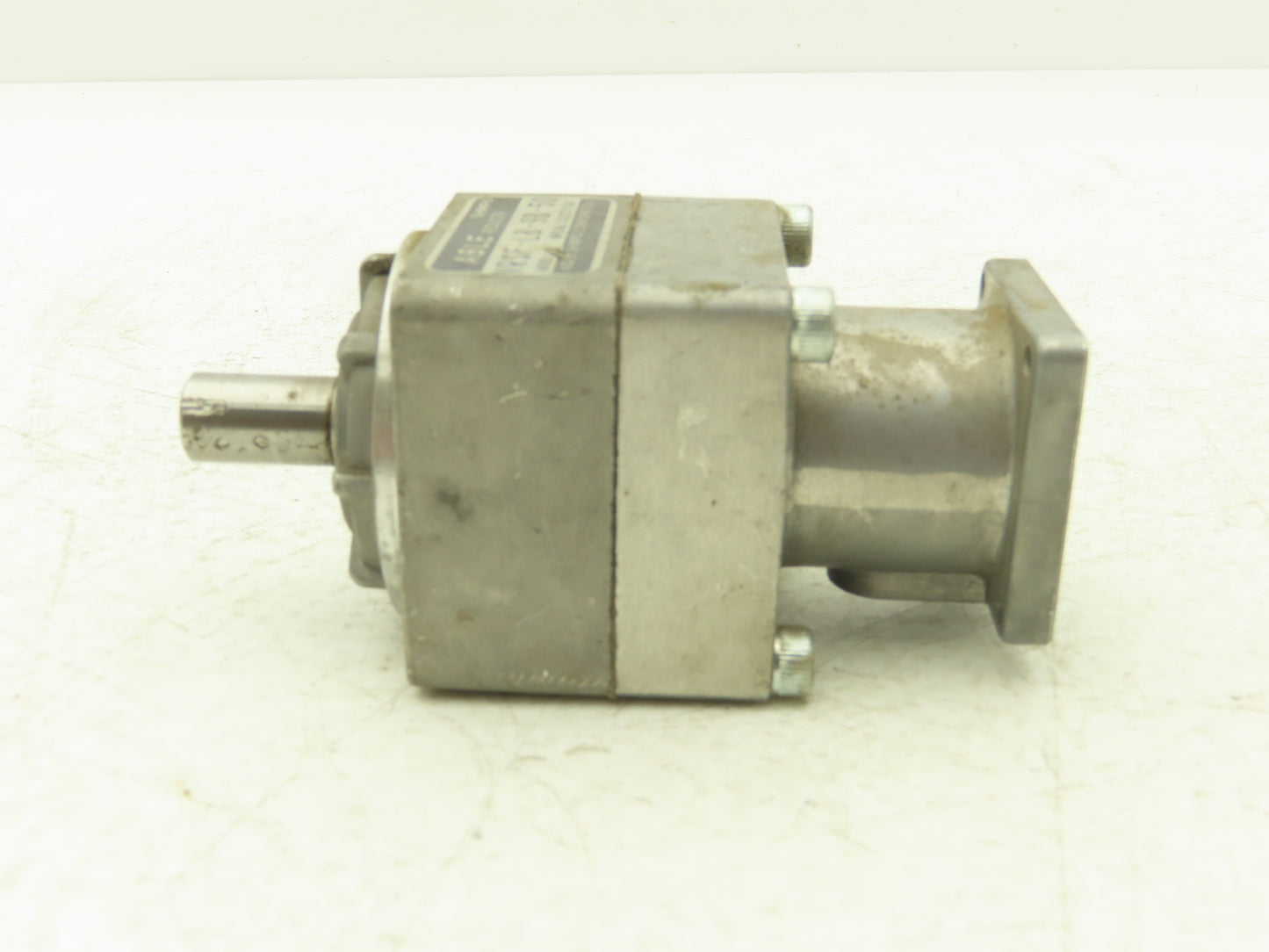 Nidec Shimpo VRSF-LB-9B-50 ABLE Inline Gearbox 9:1 Reducer Helical Gear
