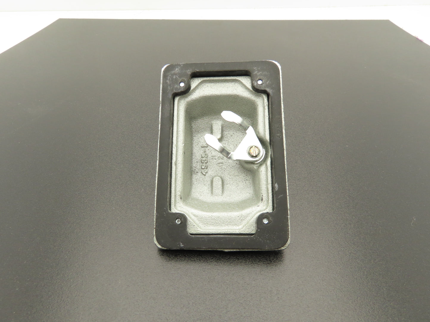Crouse-Hinds DS185F Raintight Snap Switch Cover Die Cast Iron With Gasket