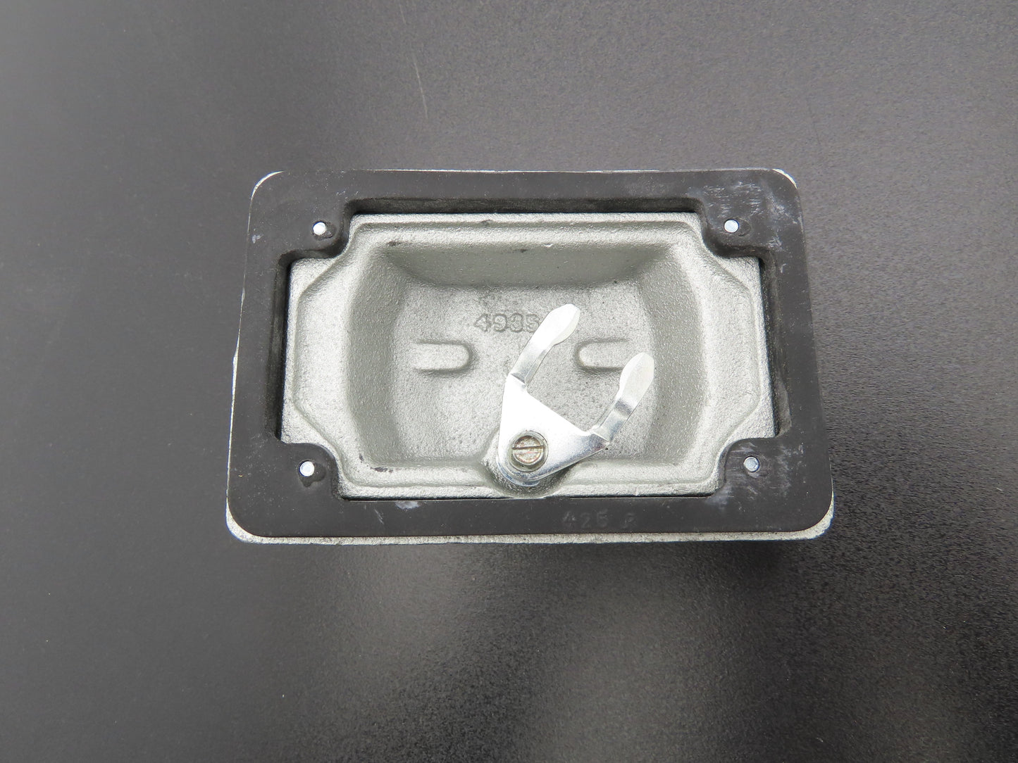 Crouse-Hinds DS185F Raintight Snap Switch Cover Die Cast Iron With Gasket