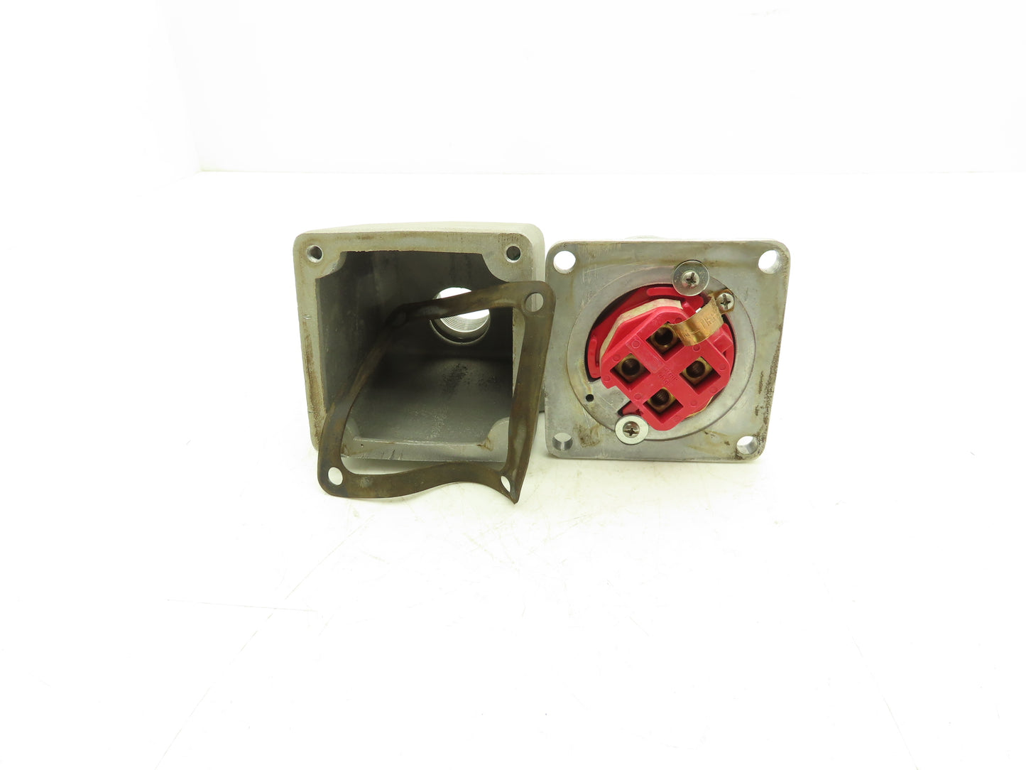 Crouse Hinds AR642/ARE56 Arktite Receptacle & Back Box 60A 3w 4P 600VAC 250VDC