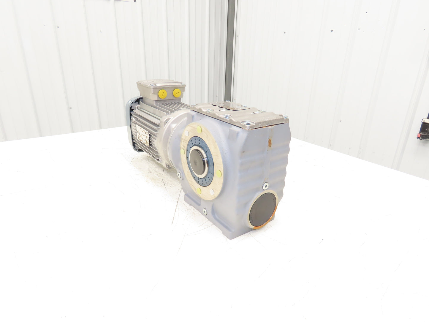 Sew Eurodrive SA67 DRN90L4 Gearmotor 23.22 Ratio 76rpm 2Hp 230/460V Hollow Shaft