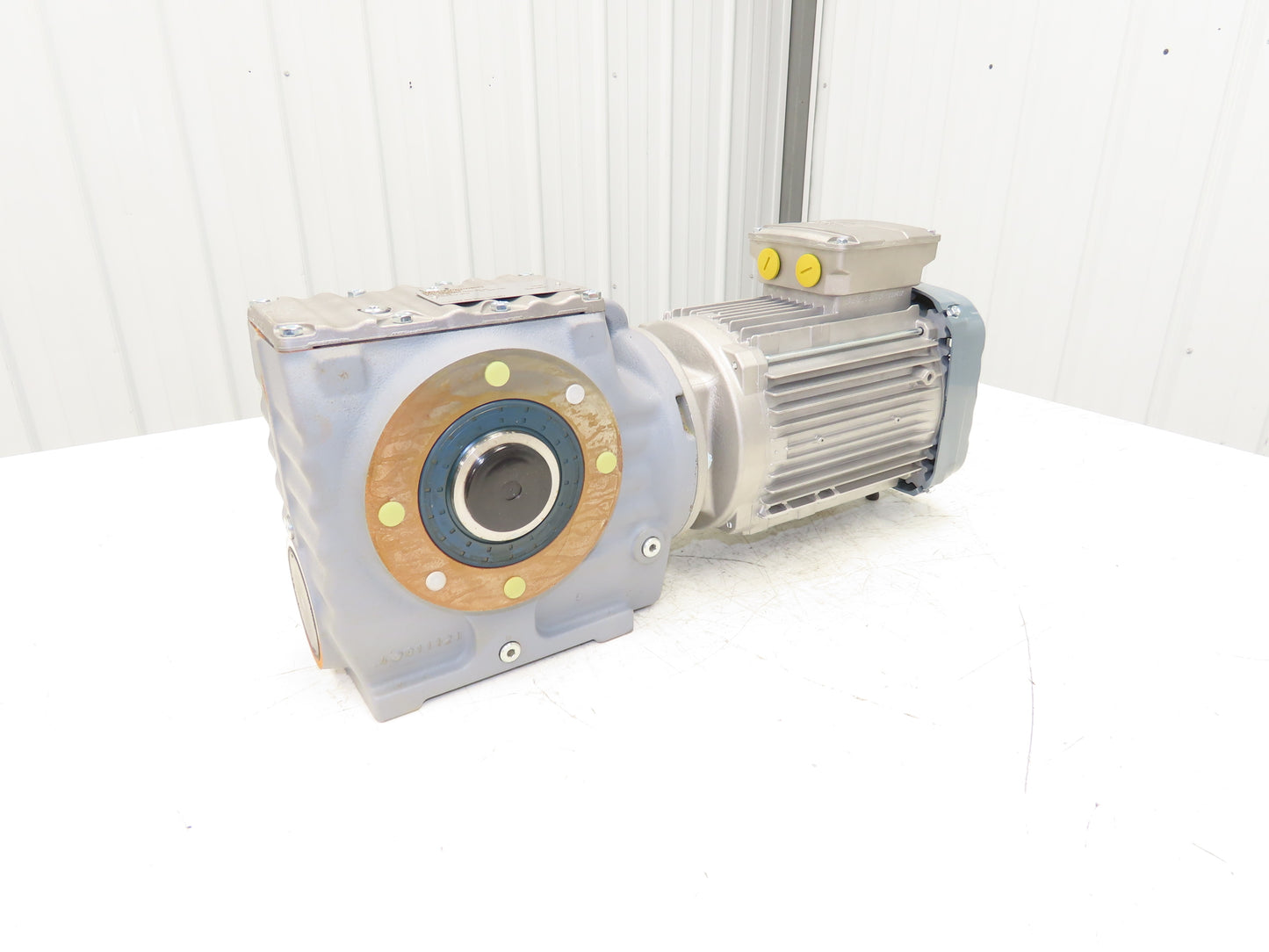 Sew Eurodrive SA67 DRN90L4 Gearmotor 23.22 Ratio 76rpm 2Hp 230/460V Hollow Shaft