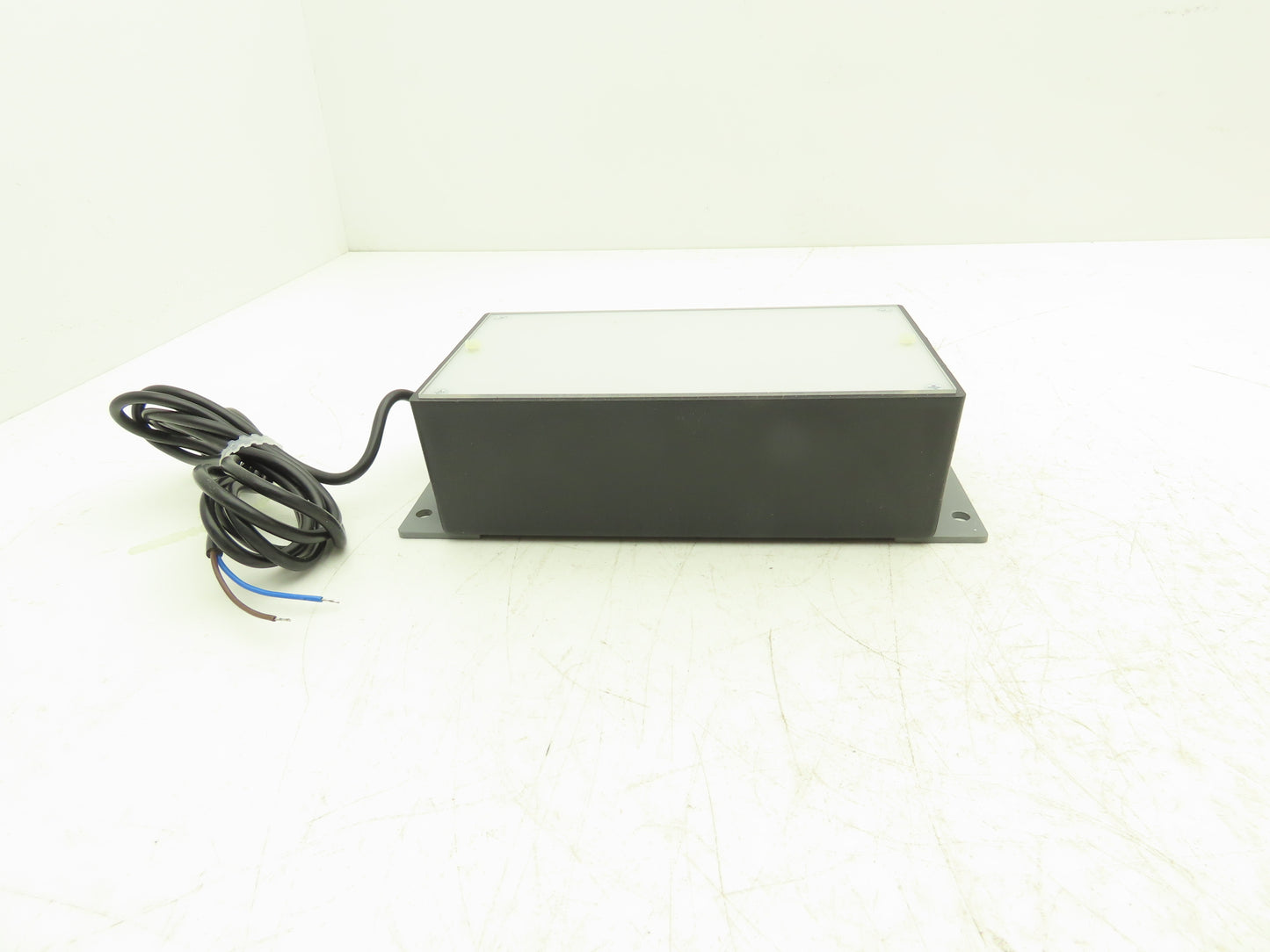 Marl 054-906-22-50 LED Bulkhead 10 Lights Low Intensity Yellow 24VDC Lot of 4