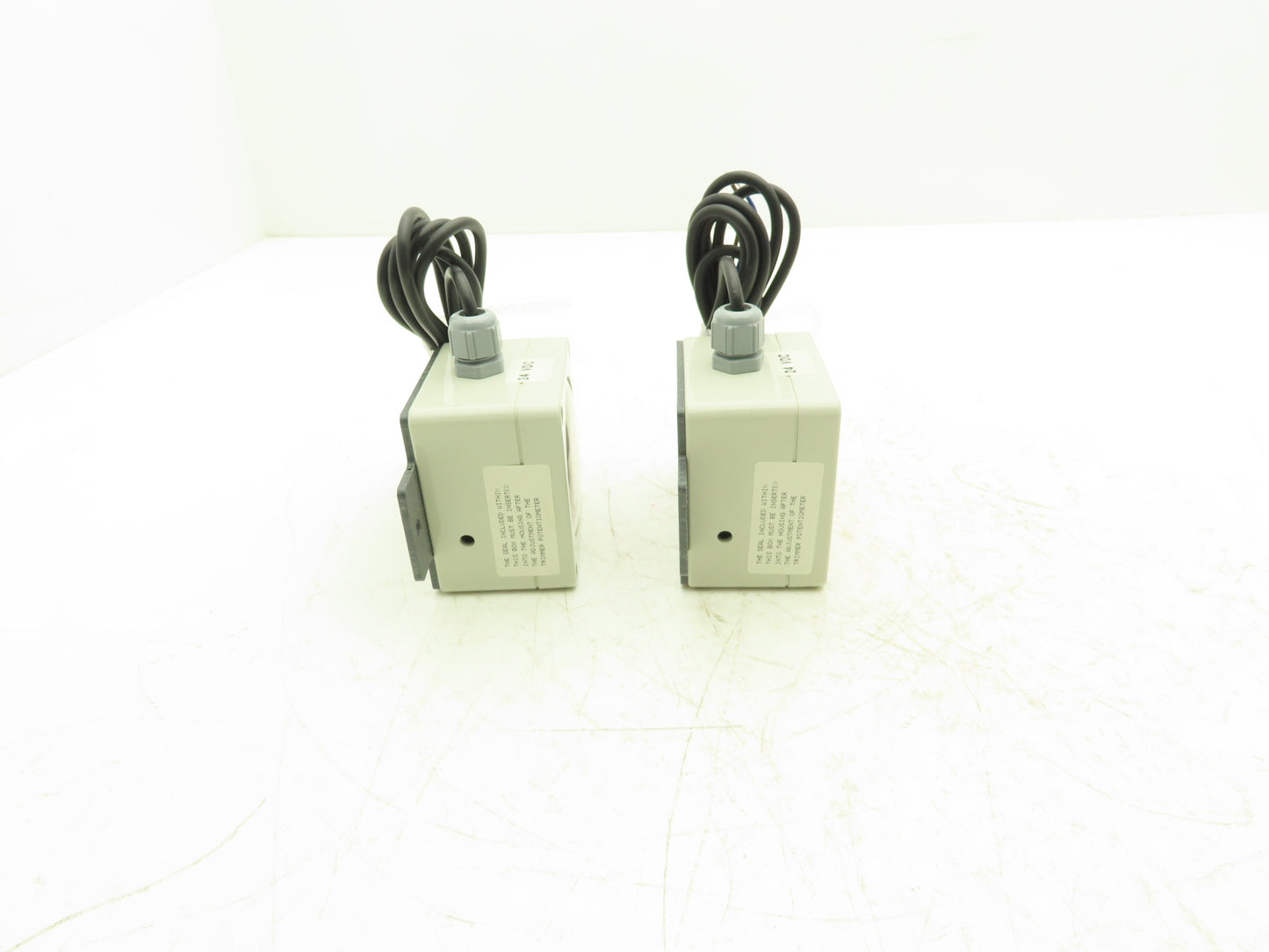 Marl 020-904-22-89 LED Cluster Light Red W Clear Lens 24VDC W Cable Lot of 2