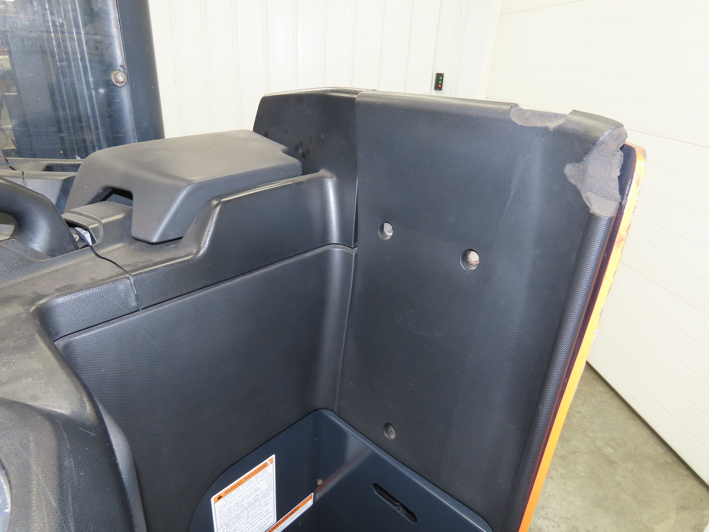 Doosan Forklift Stand On 36V Electric Pantograph Reach Truck 3714lbs 4475h 20' L