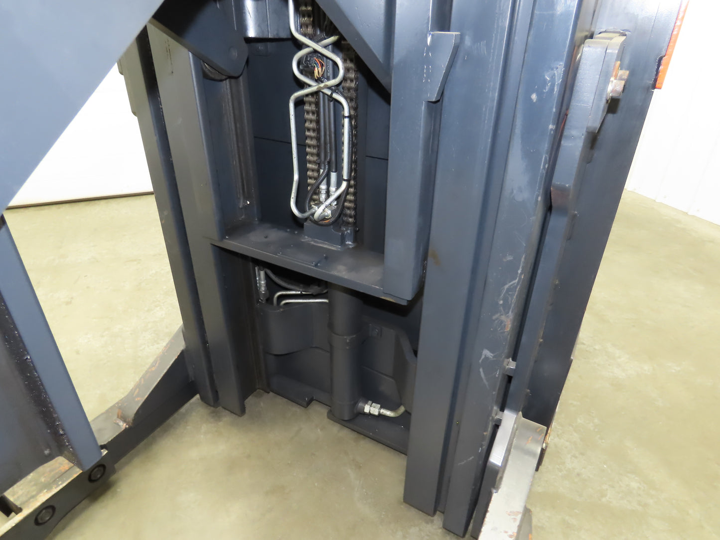 Doosan Forklift Stand On 36V Electric Pantograph Reach Truck 3714lbs 4475h 20' L
