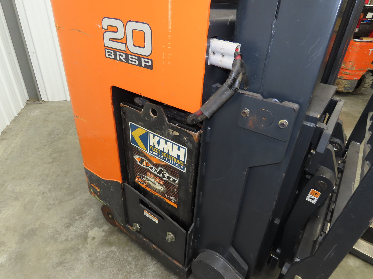 Doosan Forklift Stand On 36V Electric Pantograph Reach Truck 3714lbs 4475h 20' L