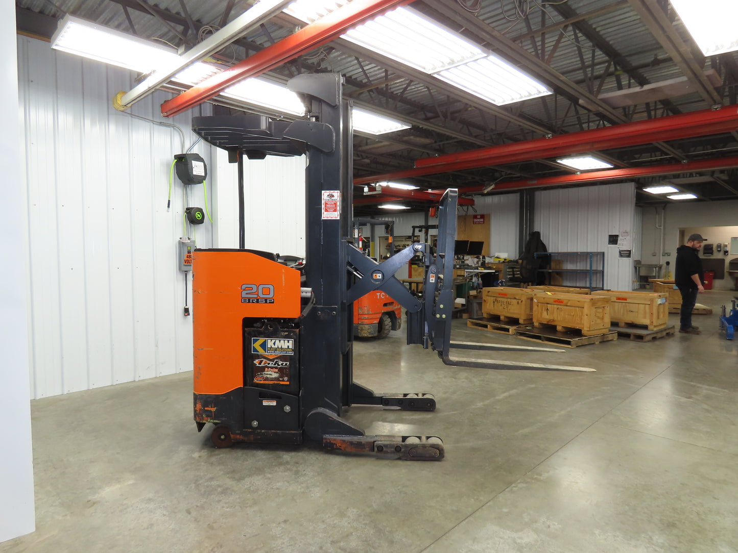 Doosan Forklift Stand On 36V Electric Pantograph Reach Truck 3714lbs 4475h 20' L