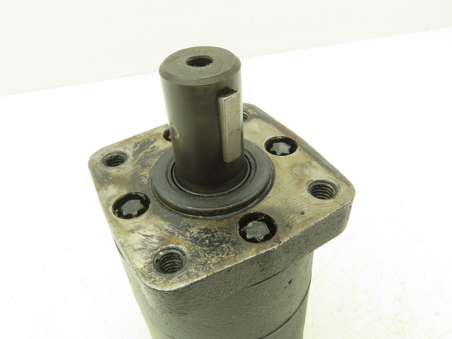 Eaton Char-Lynn 101-1012-009 Hydraulic Geroter Spool Valve Motor 15 GPM 1250 PSI