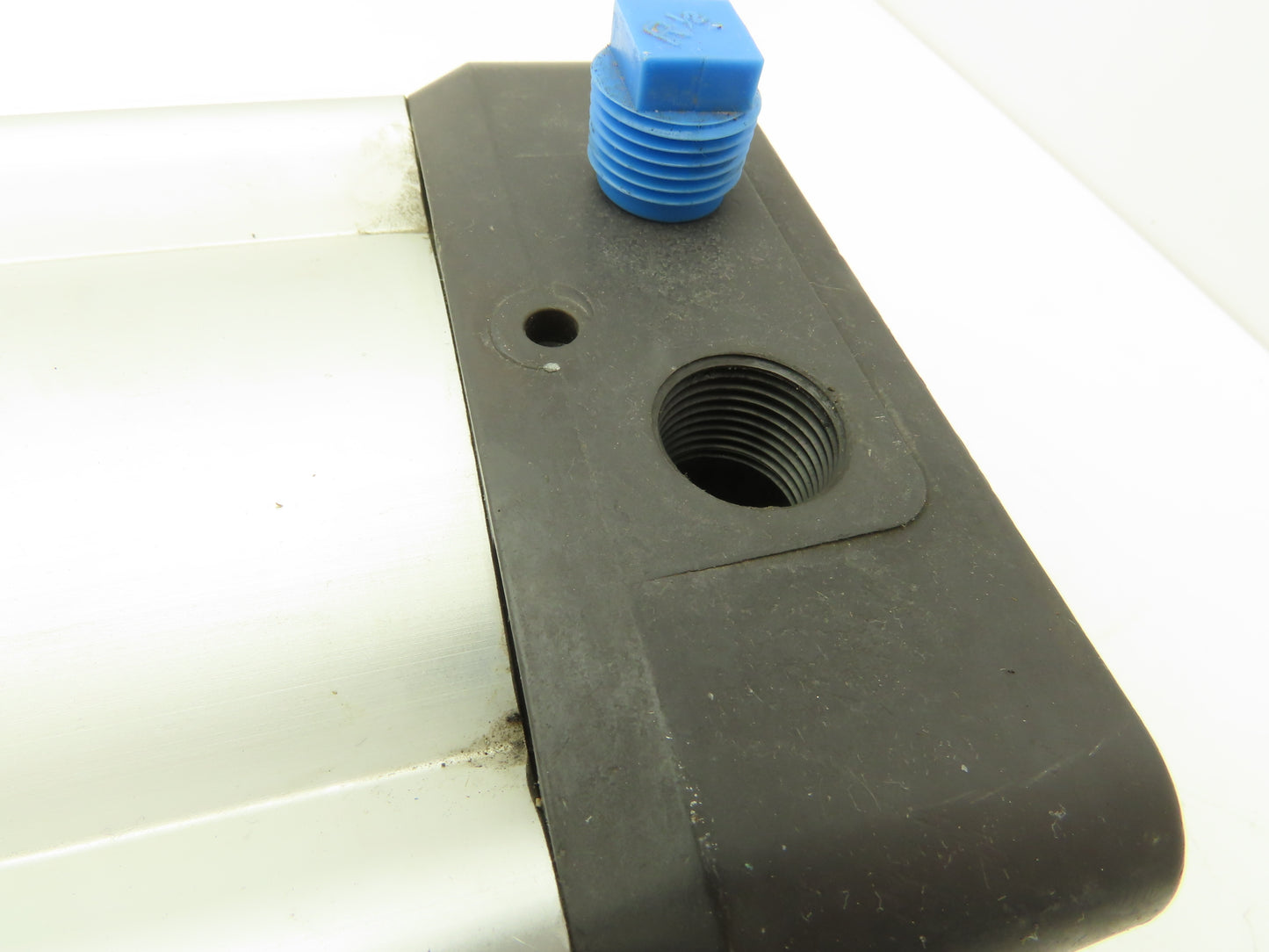 Parker P1D4S125MC-0215NGN6N Pneumatic Cylinder 125mm bore x 215mm Stroke 10 Bar