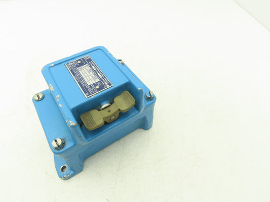 Square D 2510-KR-2H Manual Motor Start Switch Type 4 Watertight 10HP 600V 3PH