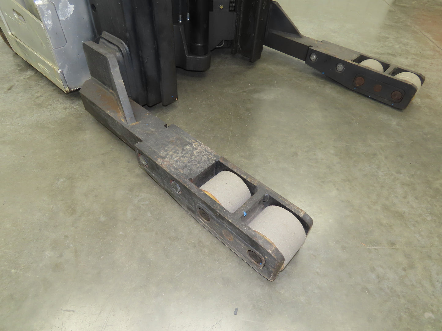 Unicarriers Forklift Stand On 36V Electric Truck 3500lbs 5976.3h Side Shift