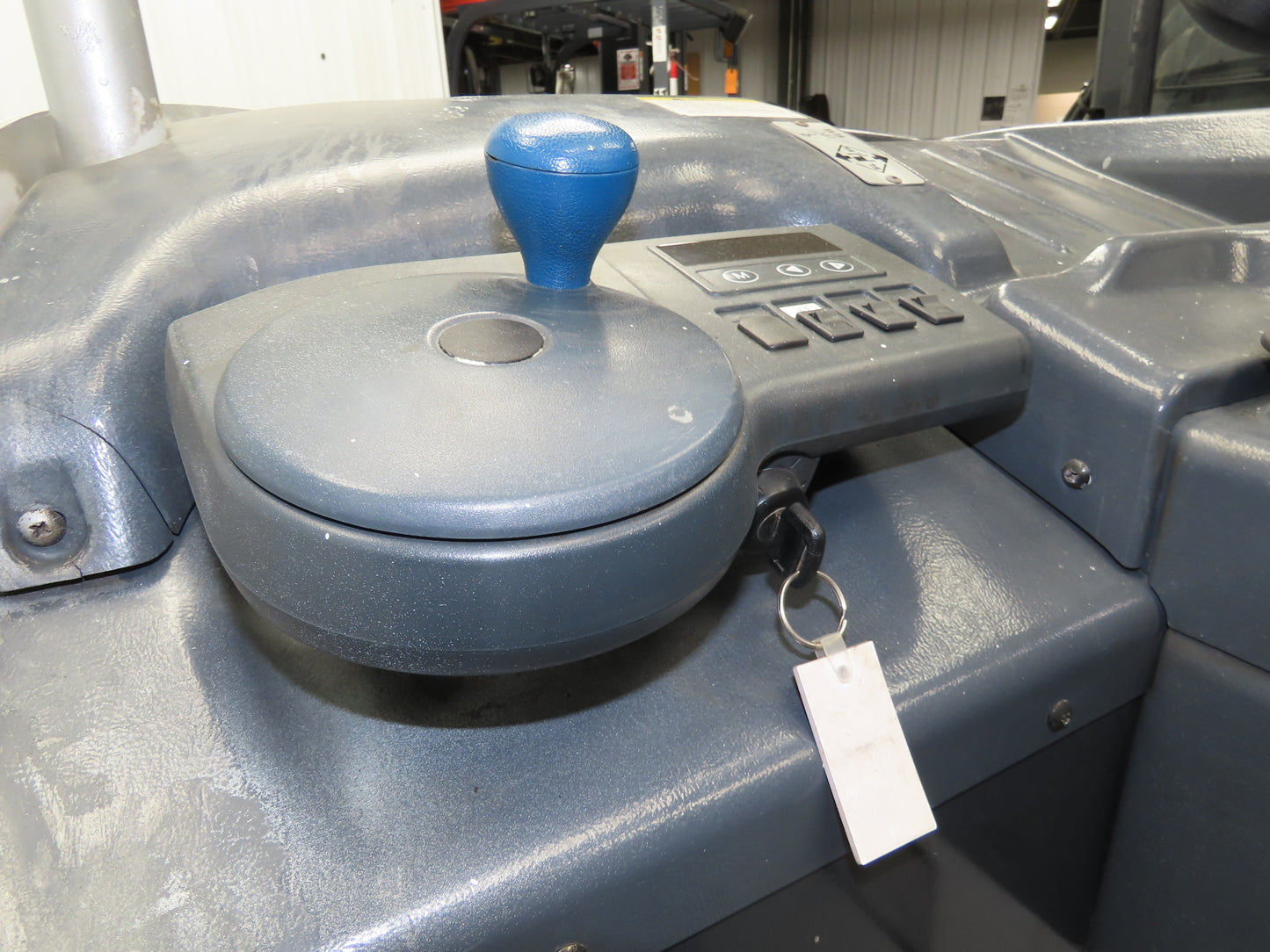 Unicarriers Forklift Stand On 36V Electric Truck 3500lbs 5976.3h Side Shift