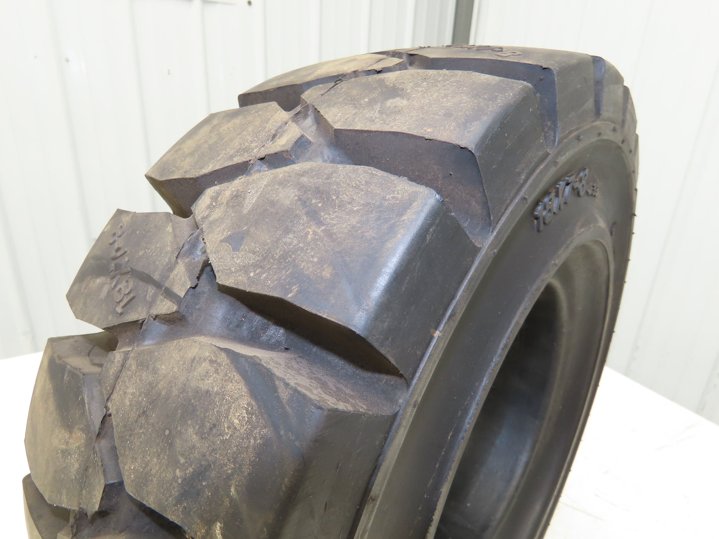 GS-Solid 18X7-8 4.33 Forklift Tire Resilient Solid Traction Black